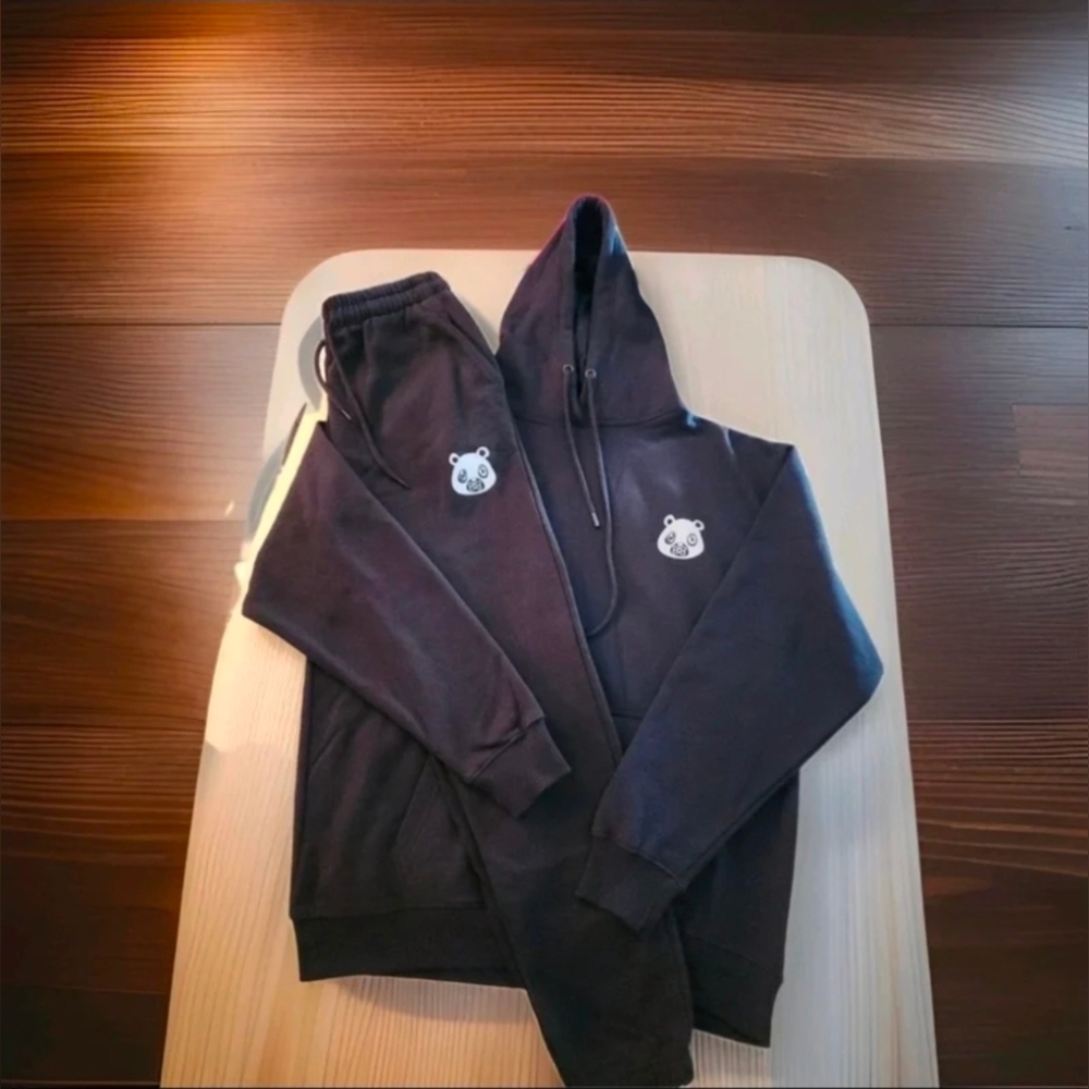 Silver Bear Long Sleeve Hooded Sweatshirt-Jogger Black Sweatpants Matching Set L